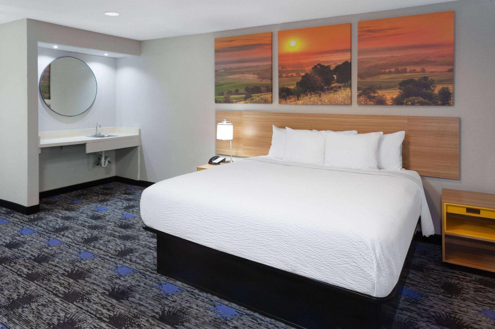 Days By Wyndham Hotel