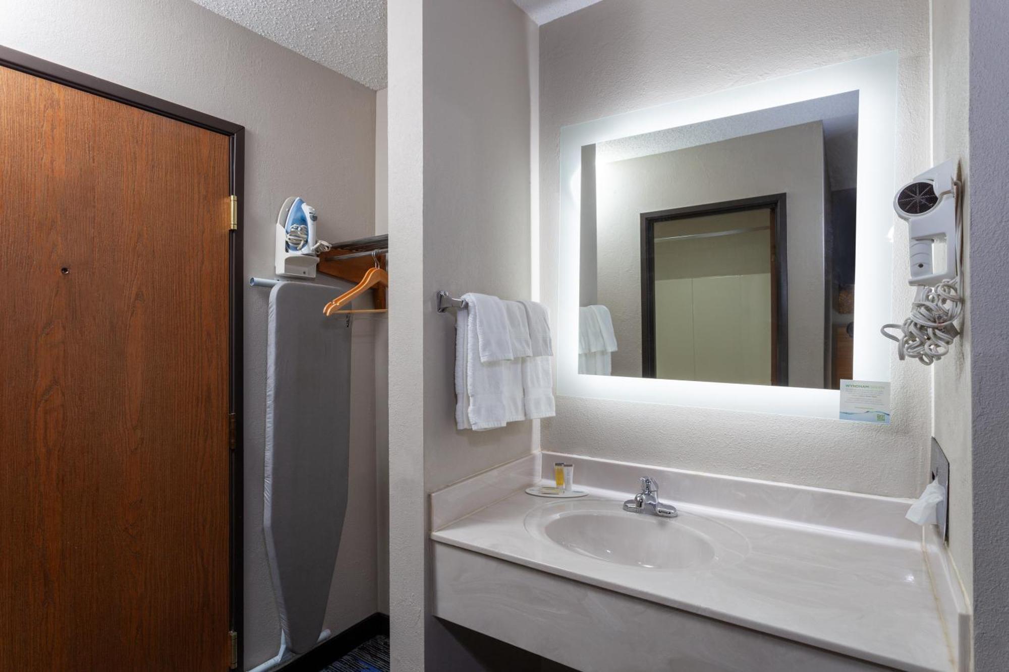 Hotel Days By Wyndham